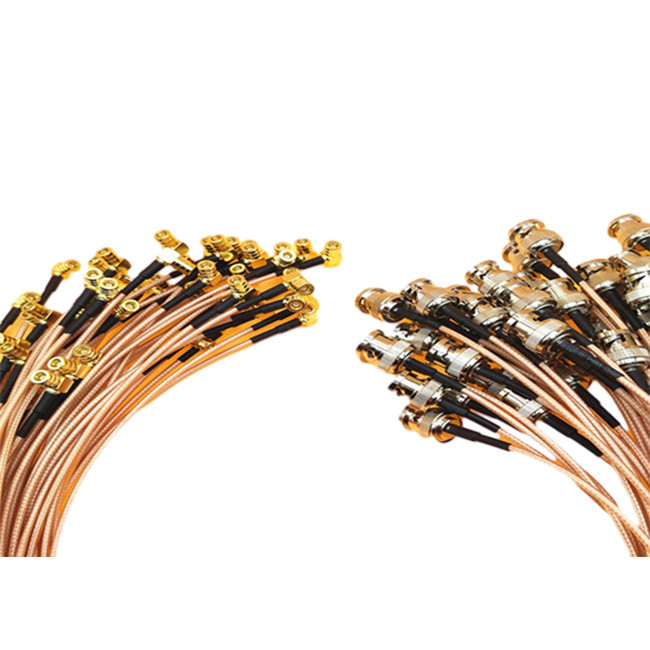Gold überzog BNC-Mann zu SMB-rechtwinkligem weiblichem Mikrokoaxialrf-Kabel rg316
