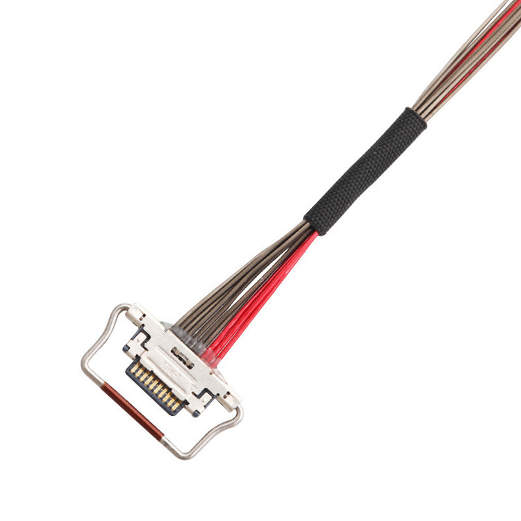 Ein 10-Pin-LVDS-Mikro-Koaxialkabel mit einer Länge von 150 mm, I-PEX-Anschluss mit 0,4 mm Abstand, als 20633-310T-01S identifiziert