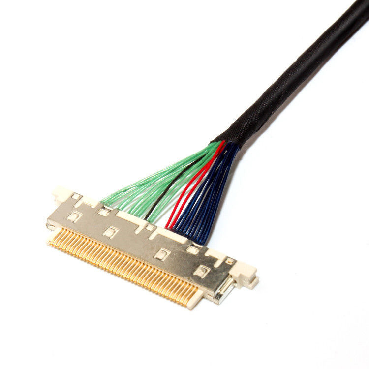 Für einen medizinischen LCD-Monitor entspricht die LVDS-Drahtanlage ACES 50204-040 MCC der Norm ISO13485.