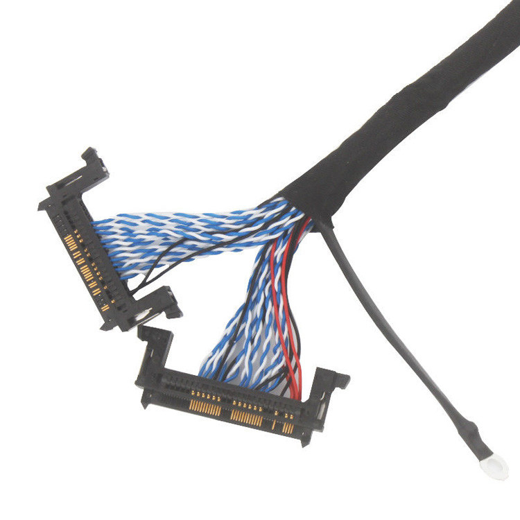 Für einen medizinischen LCD-Monitor entspricht die LVDS-Drahtanlage ACES 50204-040 MCC der Norm ISO13485.