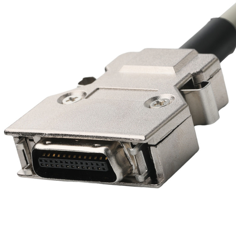 Hd D-Sub zu Mdr Steckverbinder Kabel 14p*28 Awg Od 7.0mm Beige PVC Jack