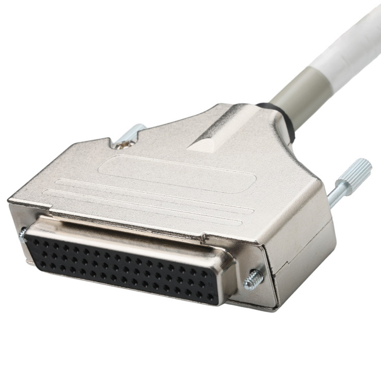 Hd D Sub Db50 Gehäuse Zinklegierung Nickelplattiert auf D-Sub Mdr Stecker Od 90mm