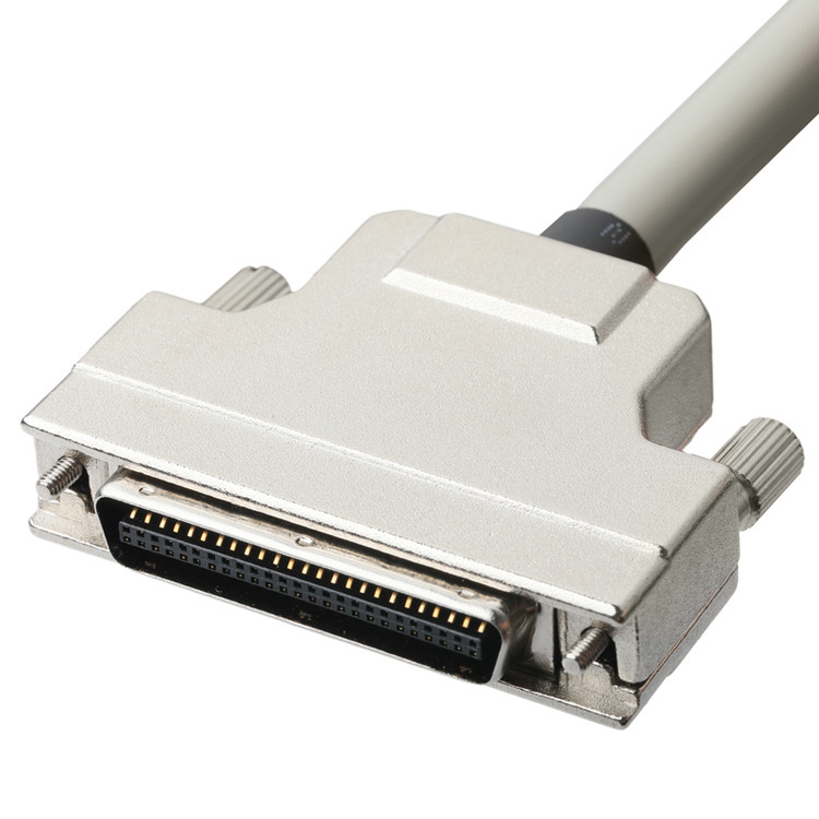 Hd D Sub Db50 Gehäuse Zinklegierung Nickelplattiert auf D-Sub Mdr Stecker Od 90mm
