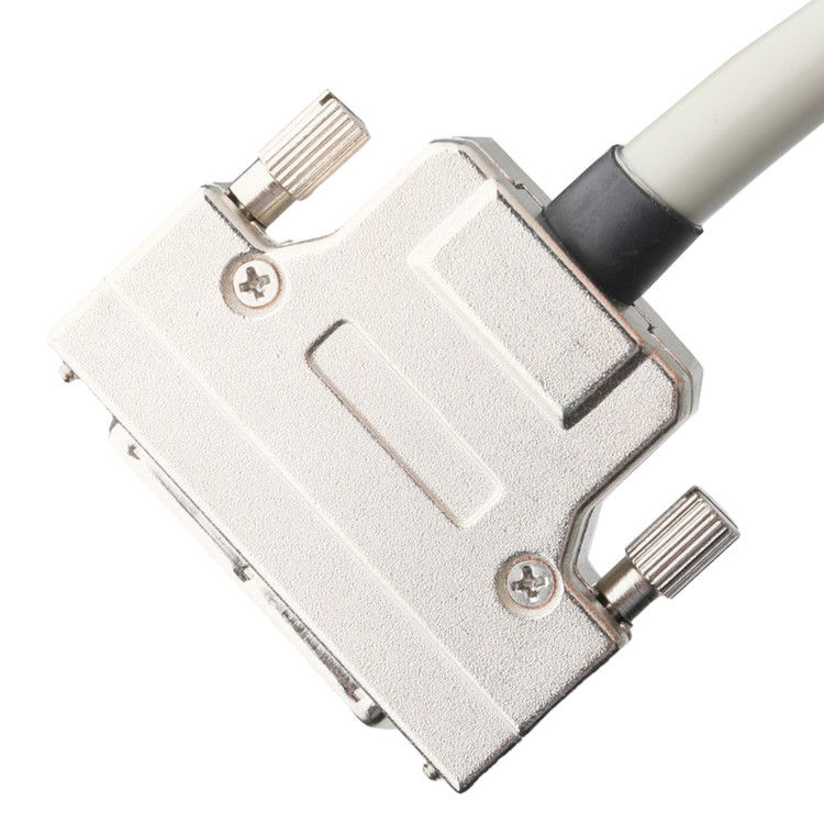 Hd D Sub Db50 Gehäuse Zinklegierung Nickelplattiert auf D-Sub Mdr Stecker Od 90mm