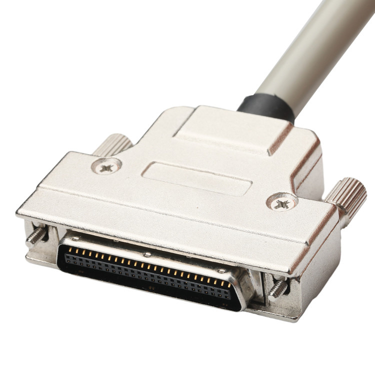 Hd D Sub Db50 Gehäuse Zinklegierung Nickelplattiert auf D-Sub Mdr Stecker Od 90mm
