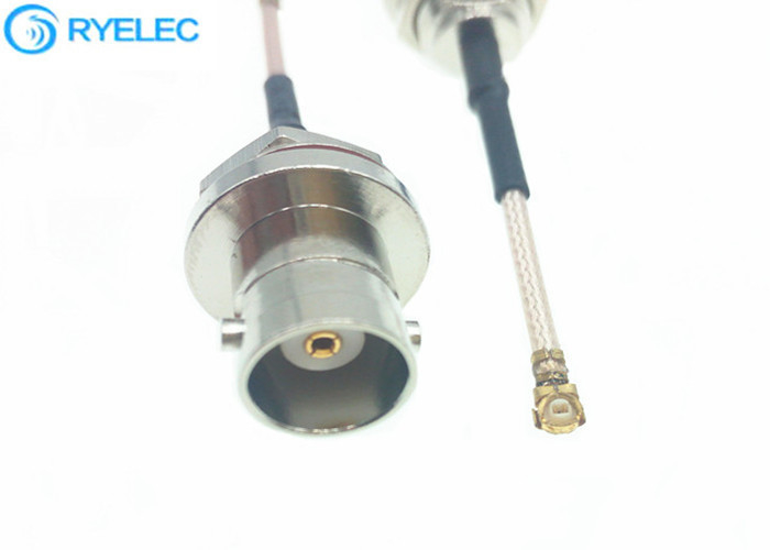 HF-Kabelmontage wasserdicht IP67 BNC weibliche hintere Blukhead bis IPX UFL RG178 Splitterplattiertes Kupfer-Pigtail-Kabel